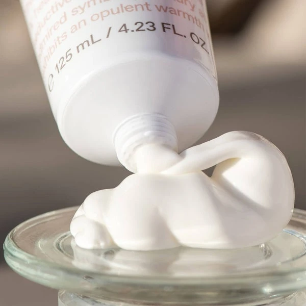 KORRES Vanilla Blossom Elasti-Smooth Body Butter 125ml 2 KORRES Vanilla Blossom Elasti-Smooth Body Butter 125ml - Image 2